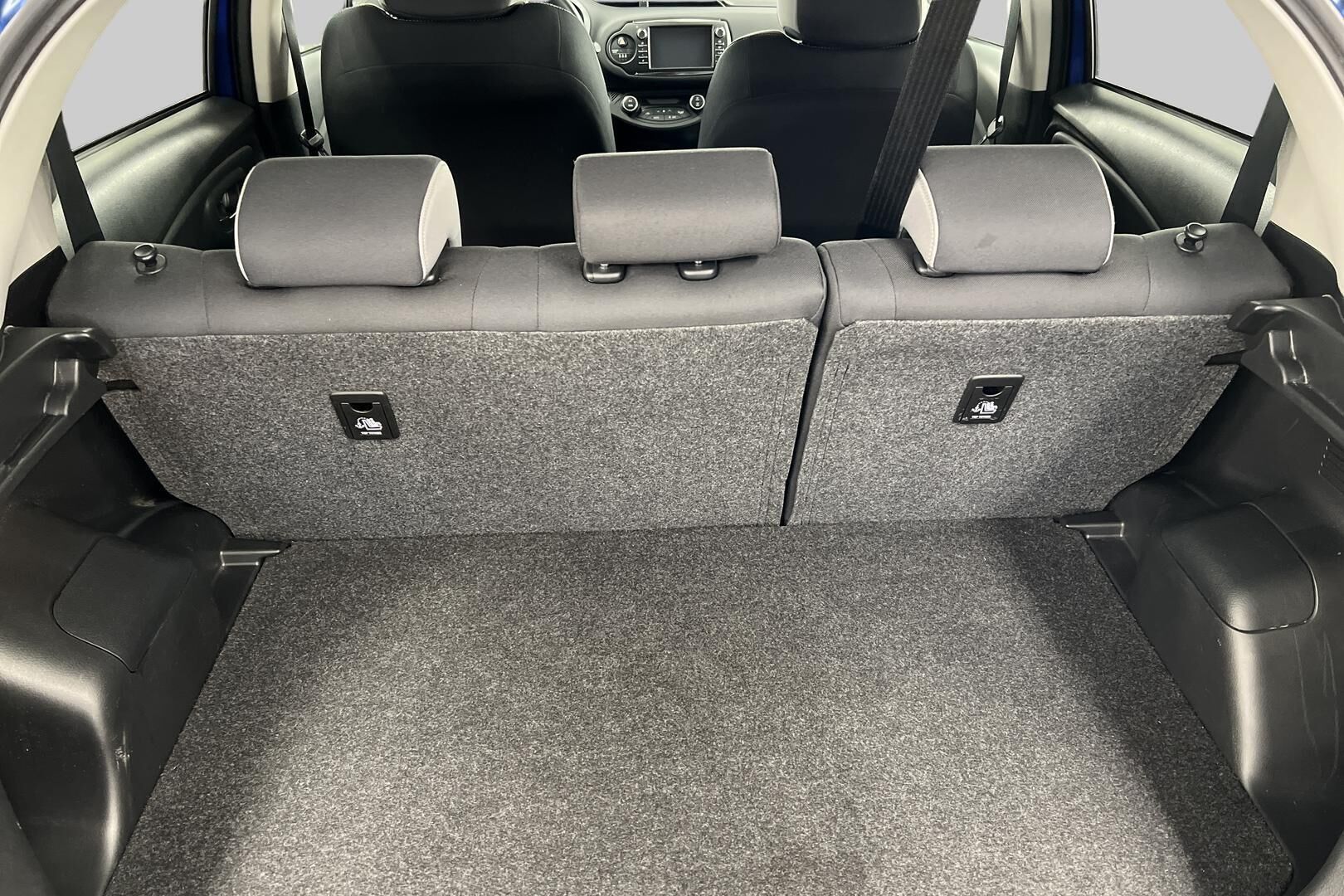 Toyota Yaris iso kuva 11