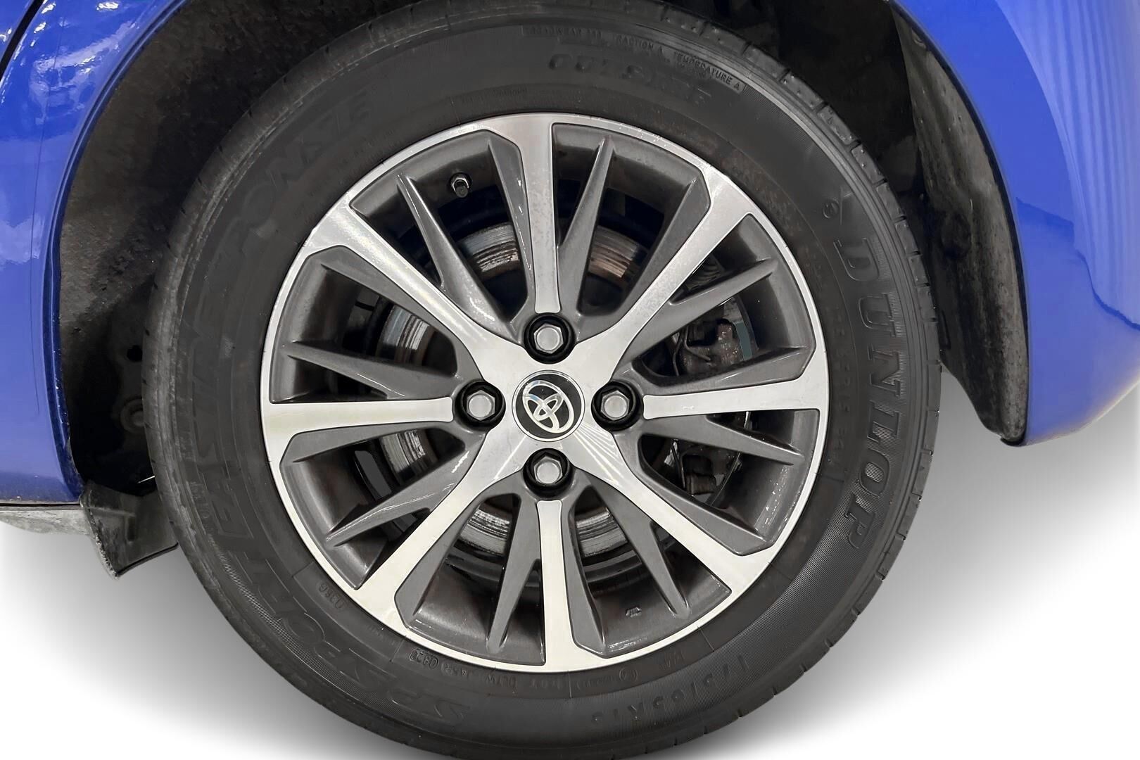 Toyota Yaris iso kuva 12