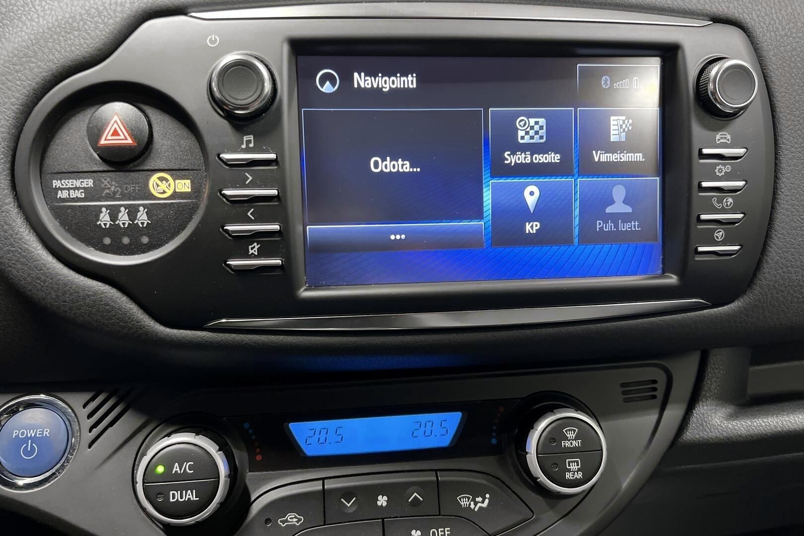 Toyota Yaris iso kuva 14
