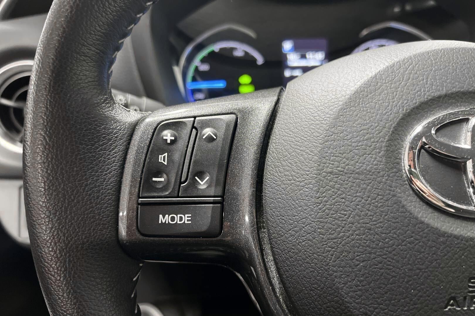 Toyota Yaris iso kuva 15