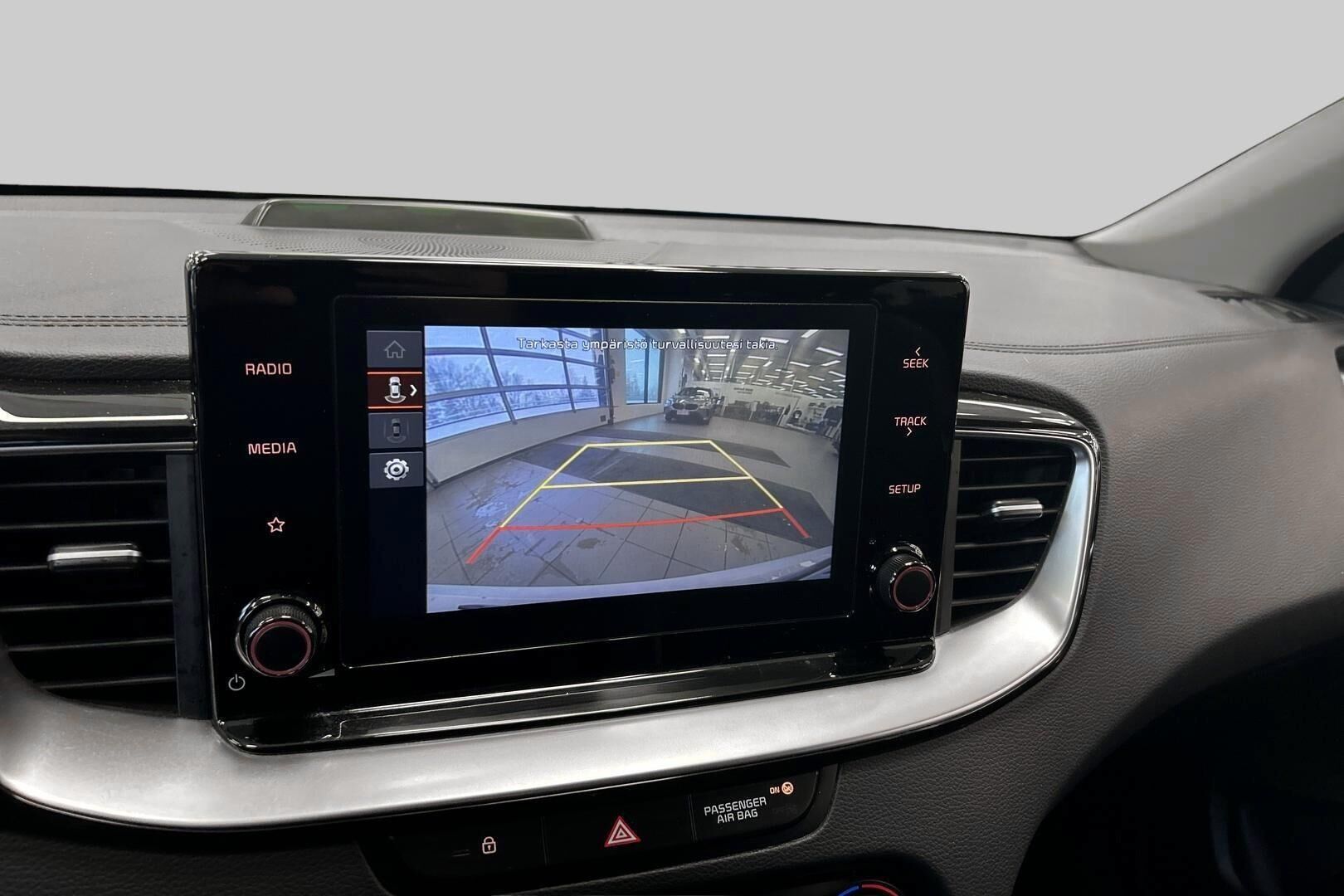 Kia Ceed iso kuva 19