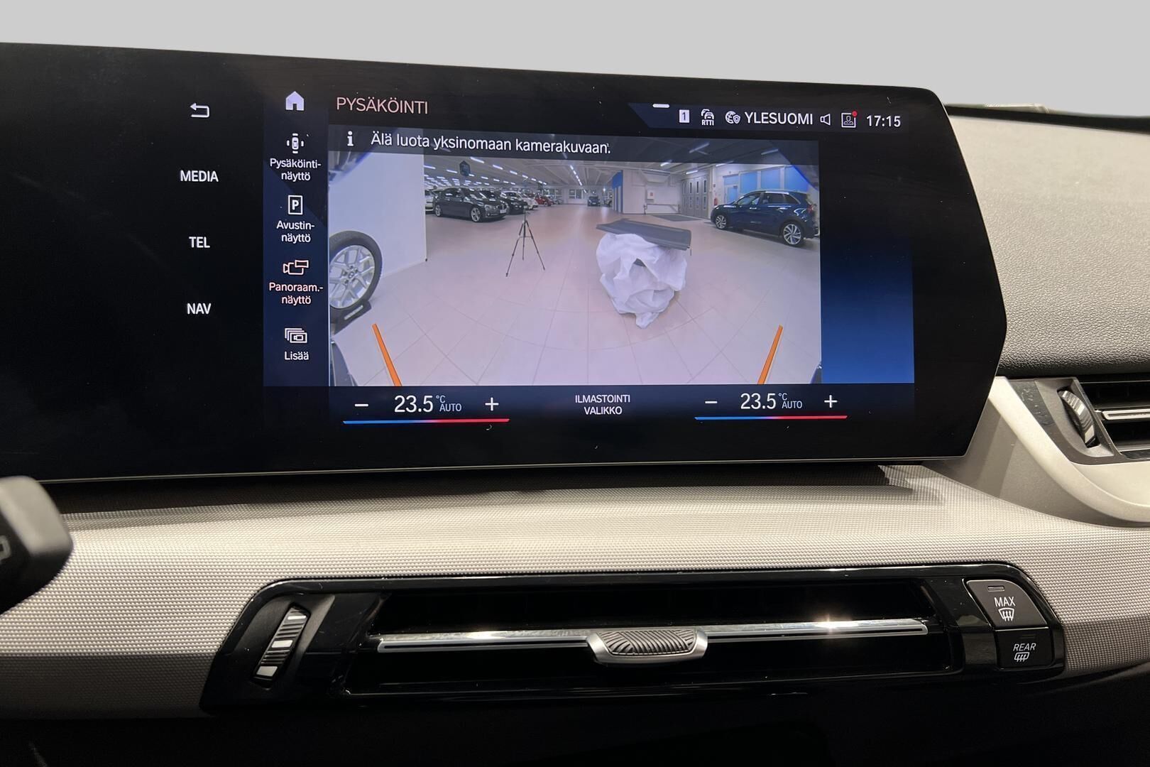 BMW X1 iso kuva 17