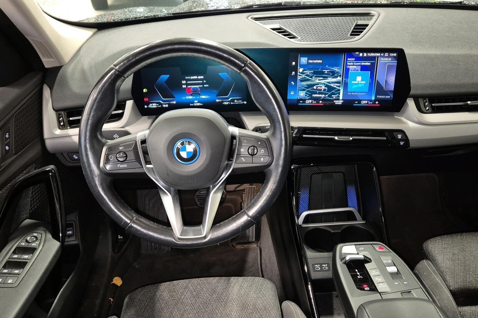 BMW X1 iso kuva 2