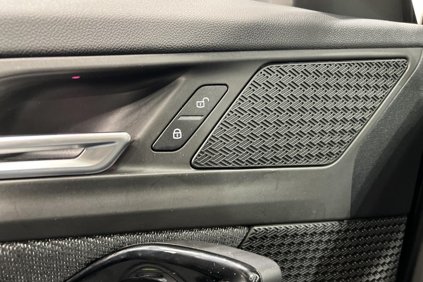 BMW X1 iso kuva 32