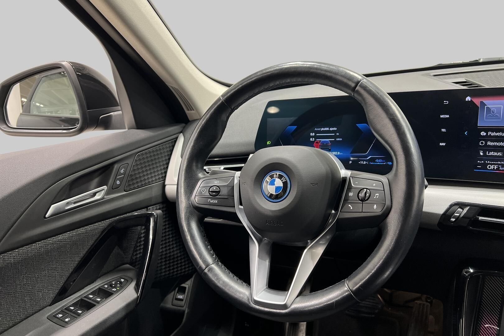BMW X1 iso kuva 37