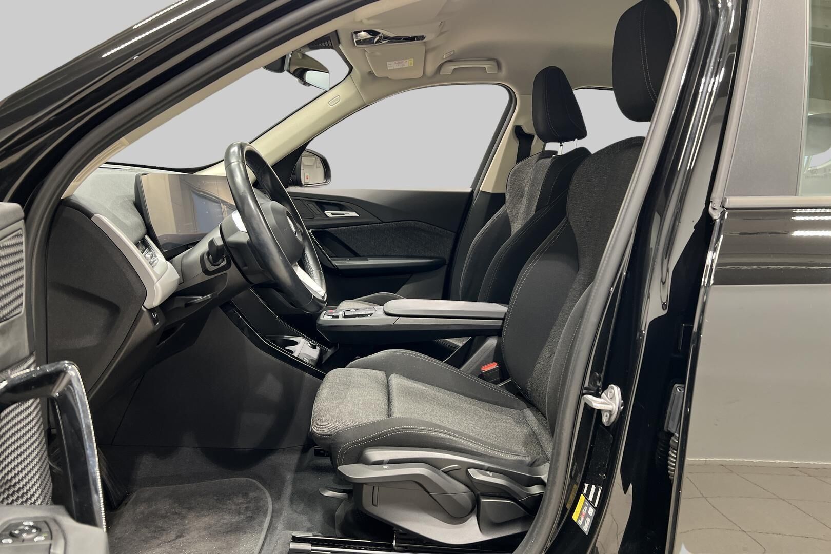 BMW X1 iso kuva 9