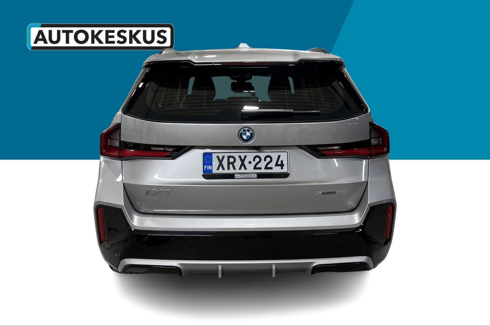 BMW iX1 iso kuva 5