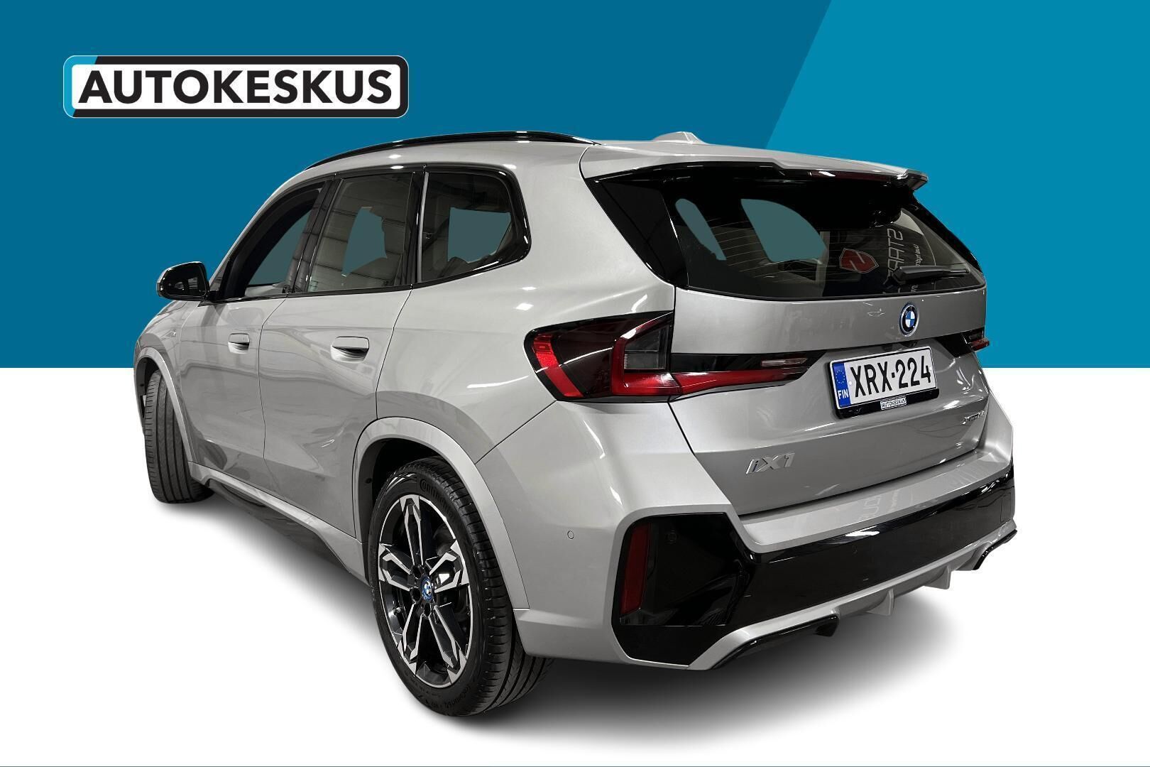 BMW iX1 iso kuva 6
