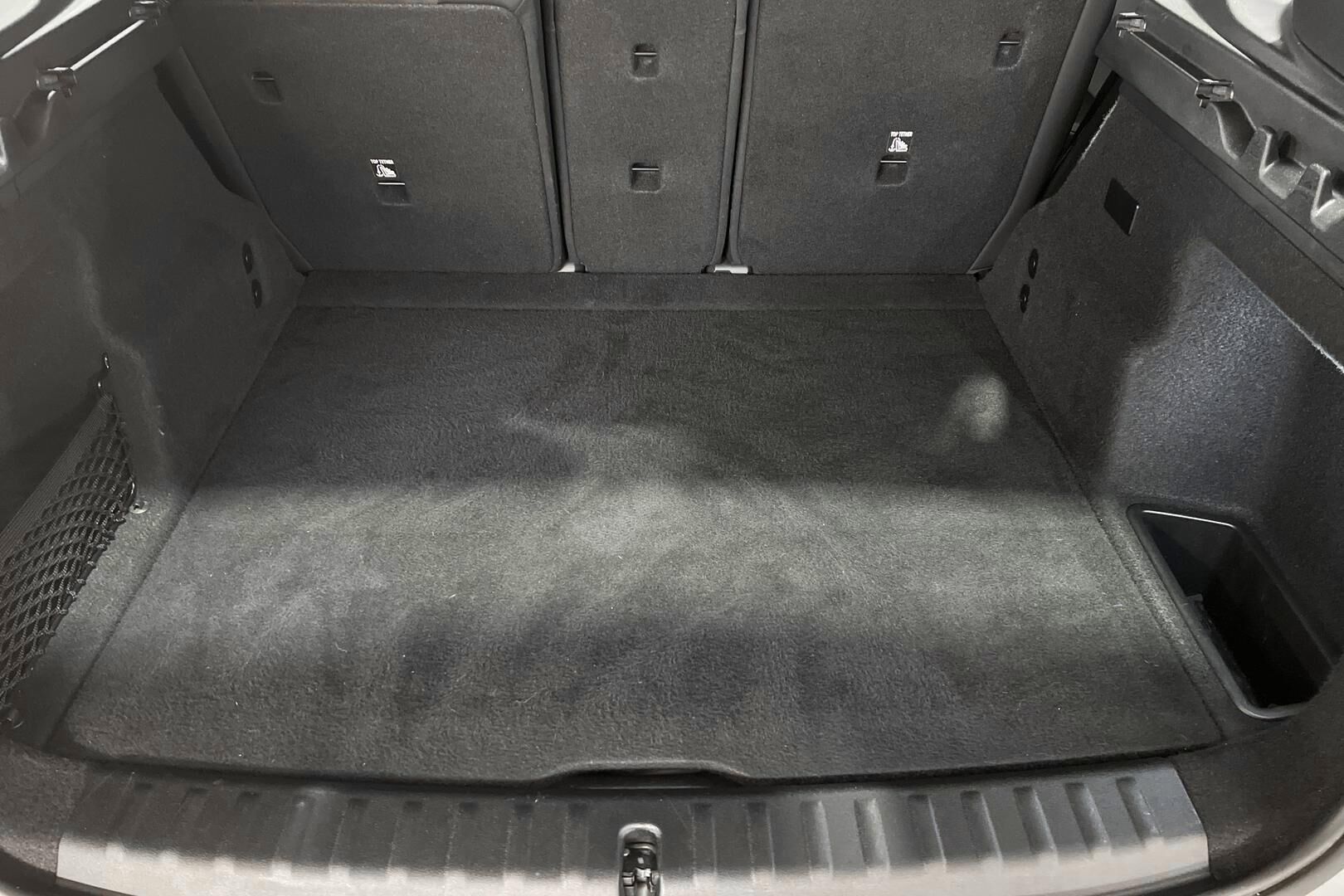 BMW iX1 iso kuva 11