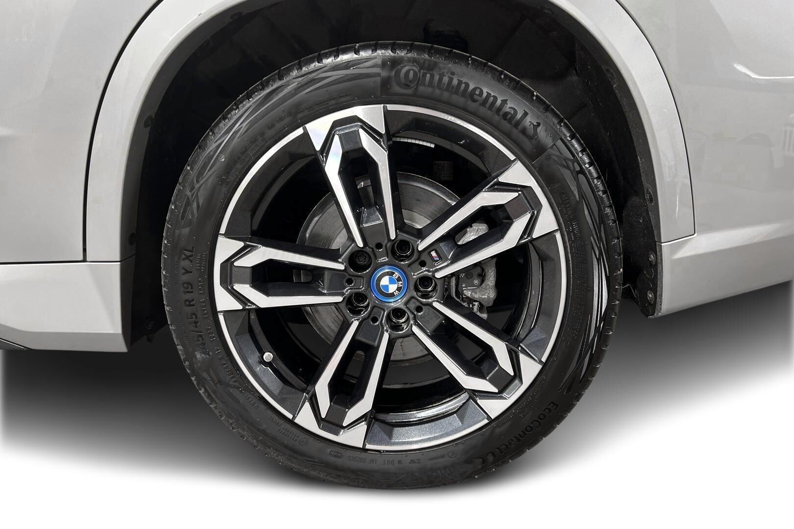 BMW iX1 iso kuva 12