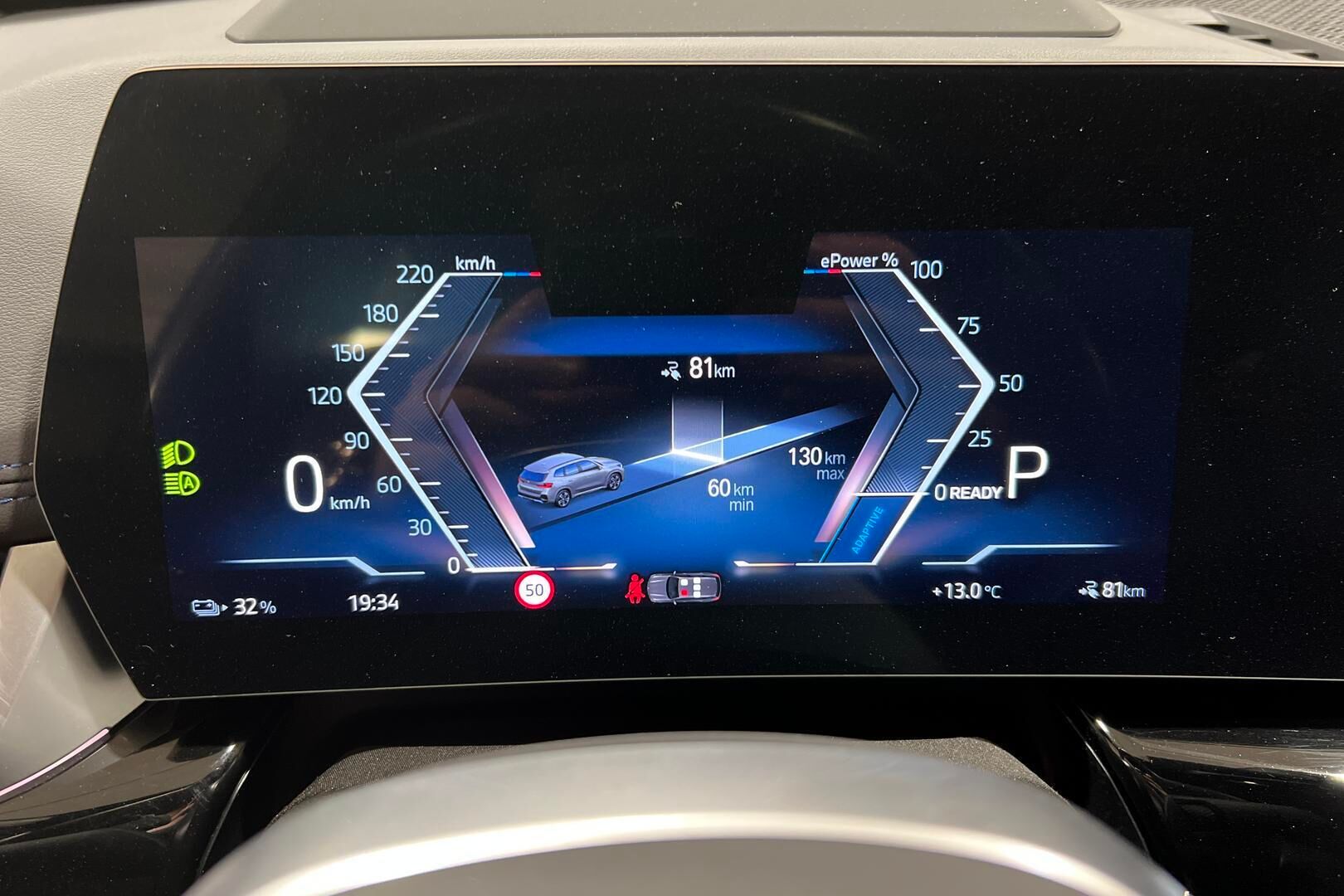 BMW iX1 iso kuva 18