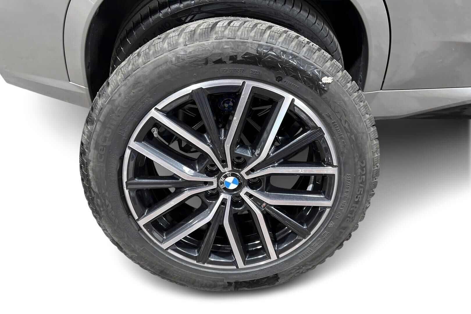 BMW iX1 iso kuva 25