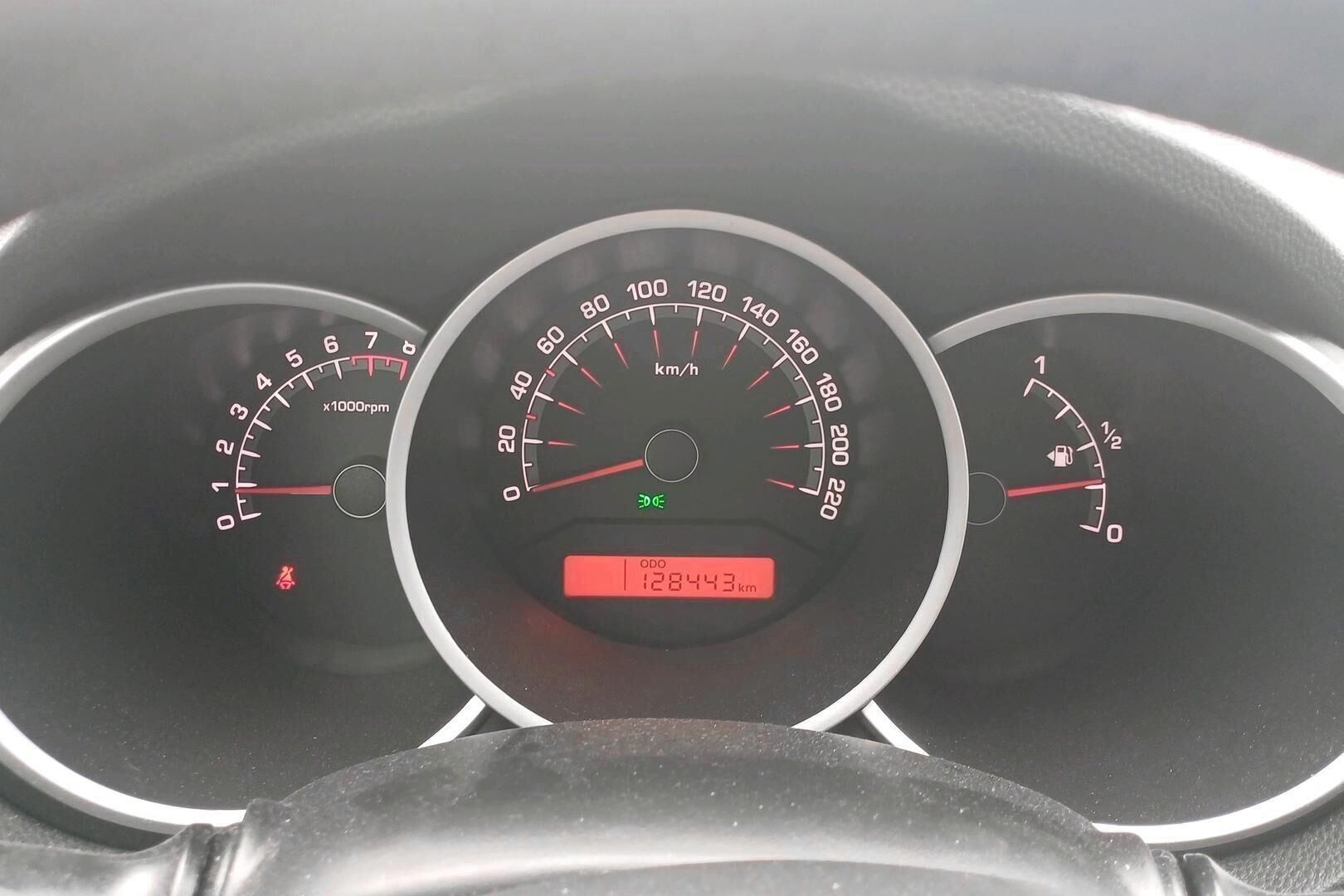 Kia Venga iso kuva 13