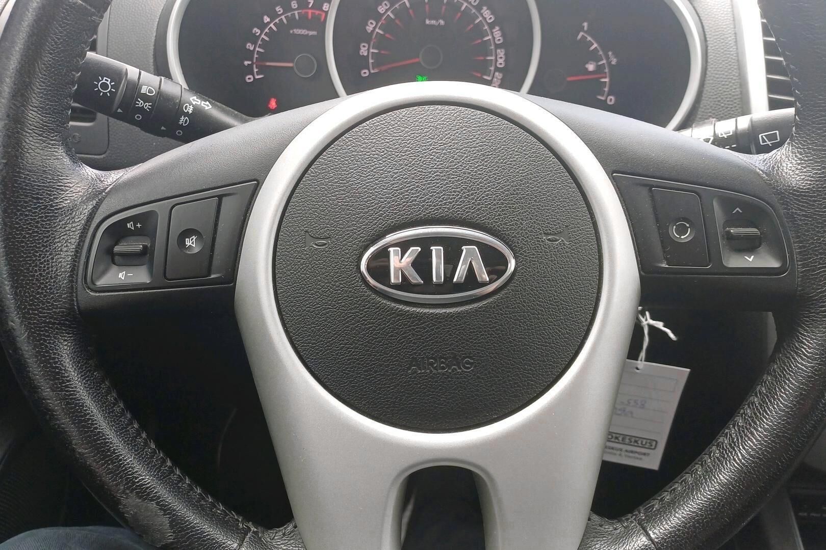 Kia Venga iso kuva 15