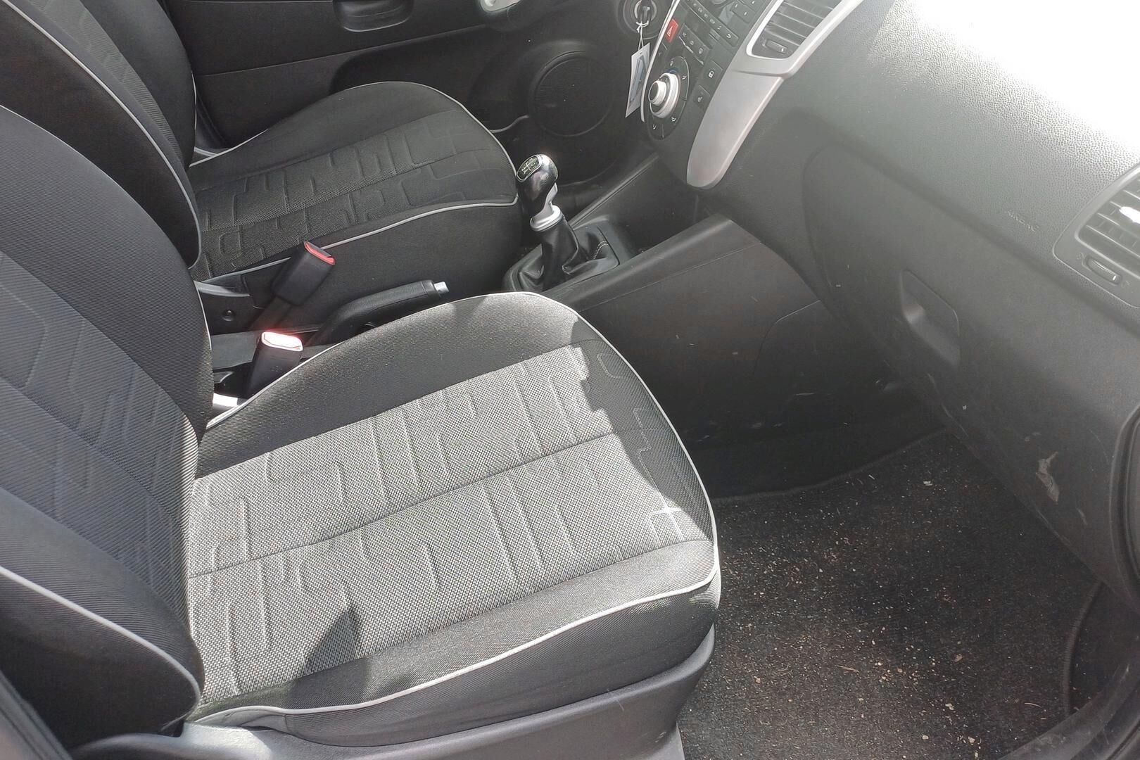 Kia Venga iso kuva 25