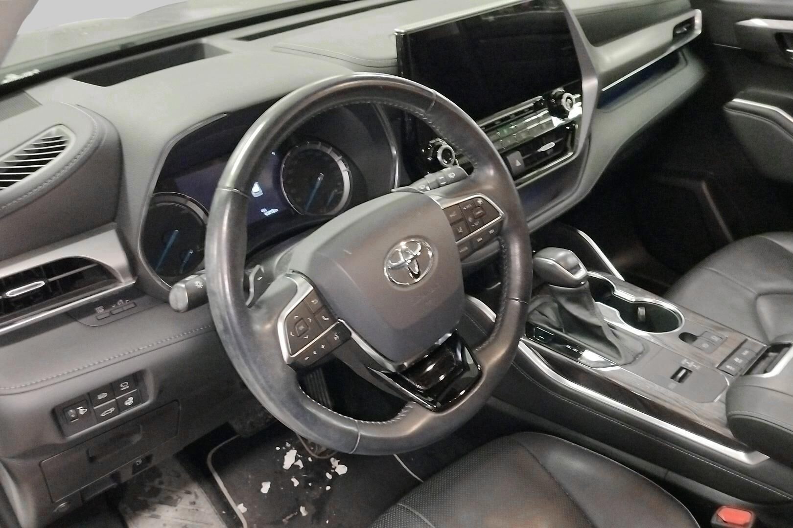 Toyota Highlander iso kuva 1