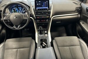 Mitsubishi Eclipse Cross esikatselu 10