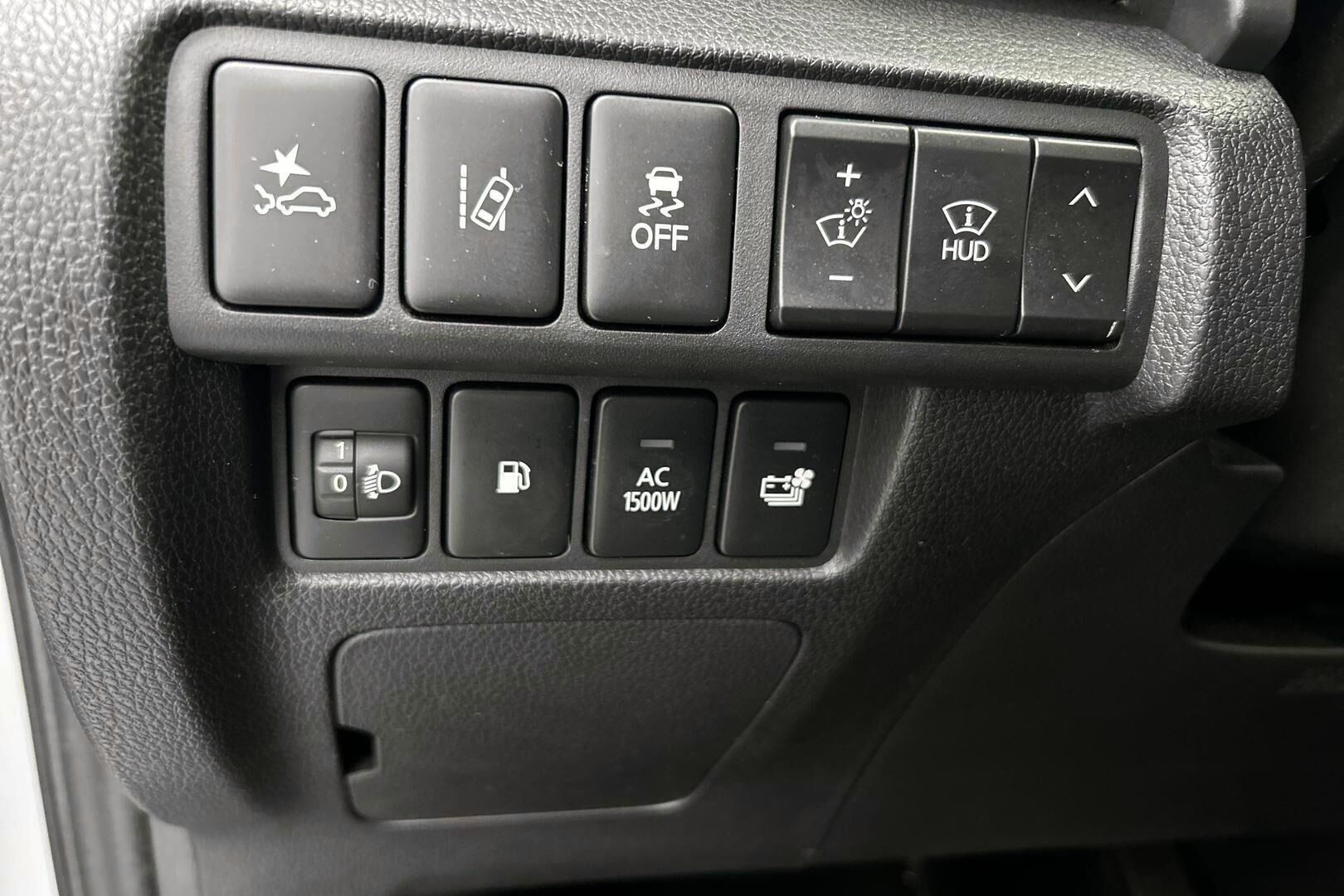 Mitsubishi Eclipse Cross iso kuva 22