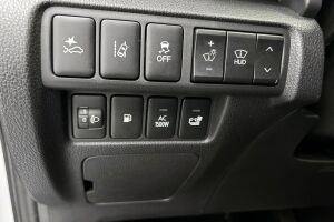 Mitsubishi Eclipse Cross esikatselu 22