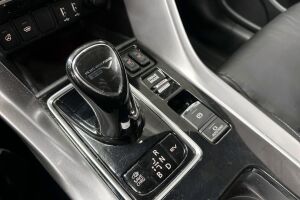 Mitsubishi Eclipse Cross esikatselu 16
