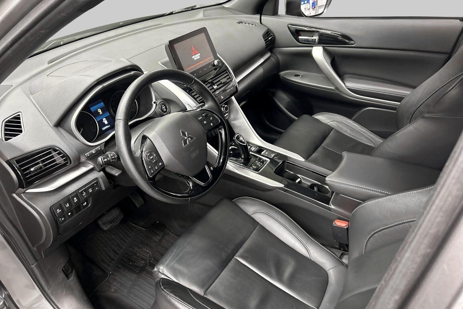 Mitsubishi Eclipse Cross iso kuva 25