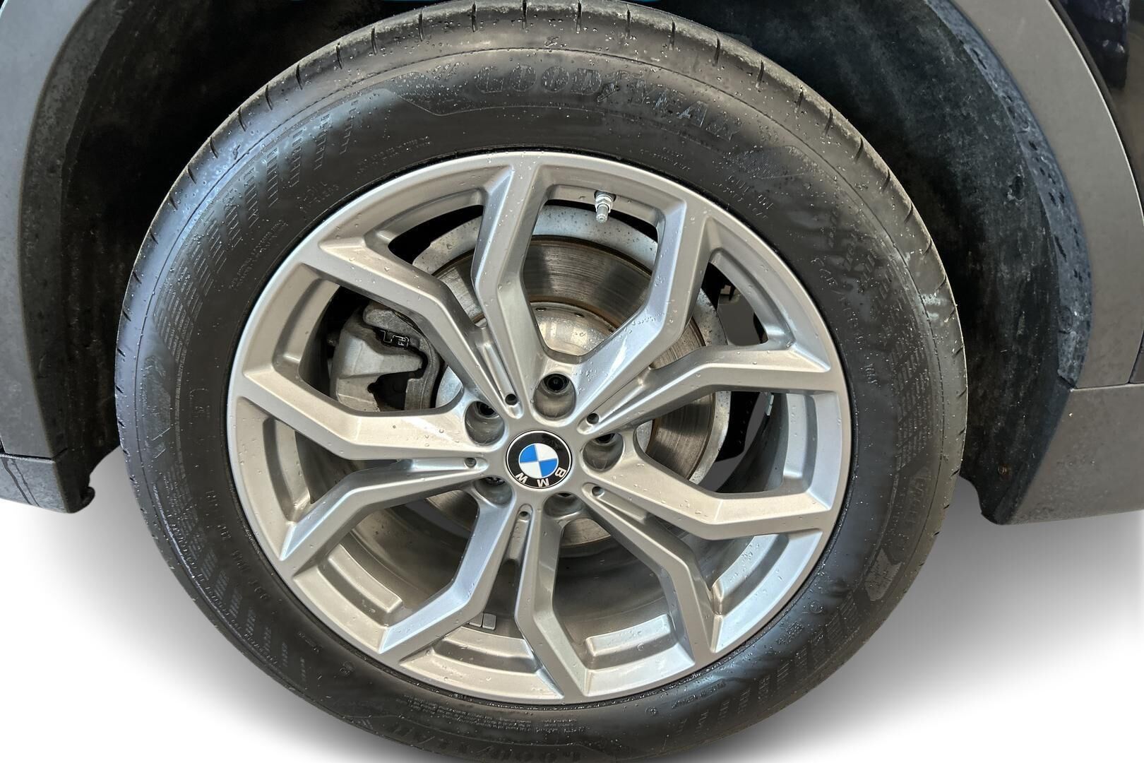 BMW X3 iso kuva 13