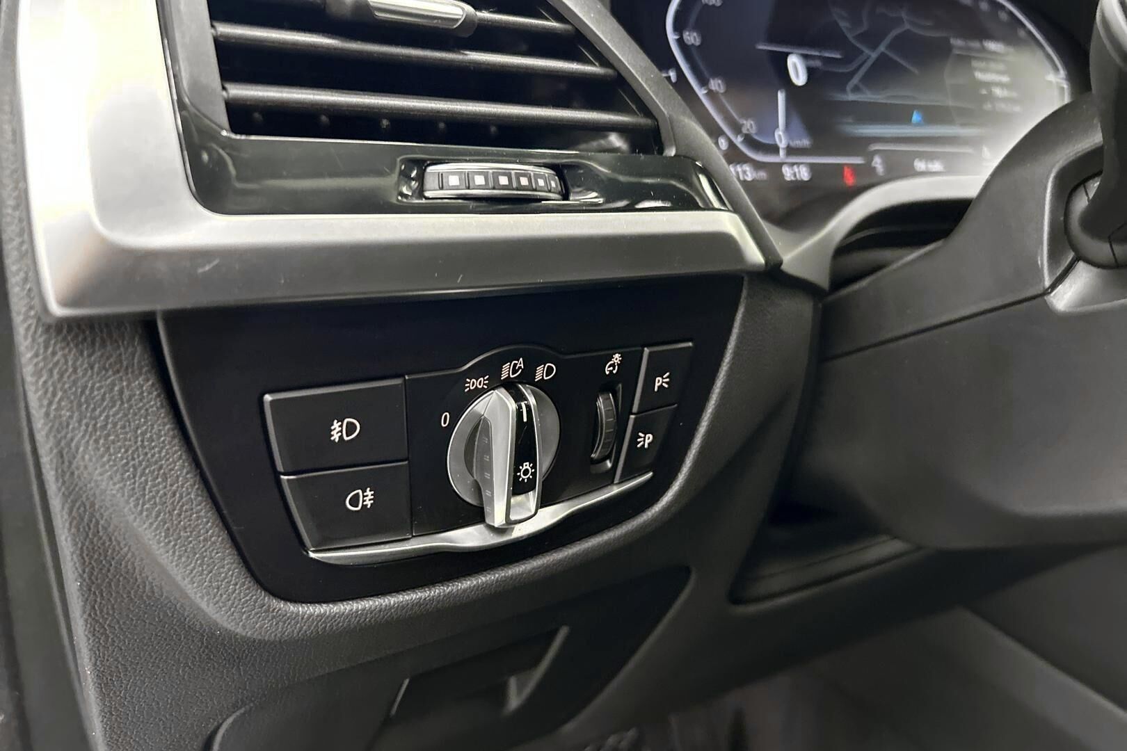 BMW X3 iso kuva 15