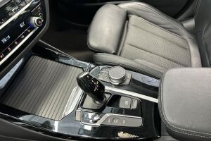 BMW X3 esikatselu 16
