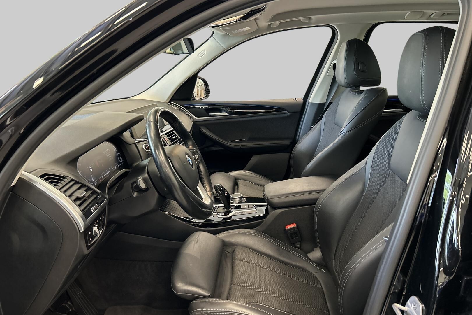 BMW X3 iso kuva 9