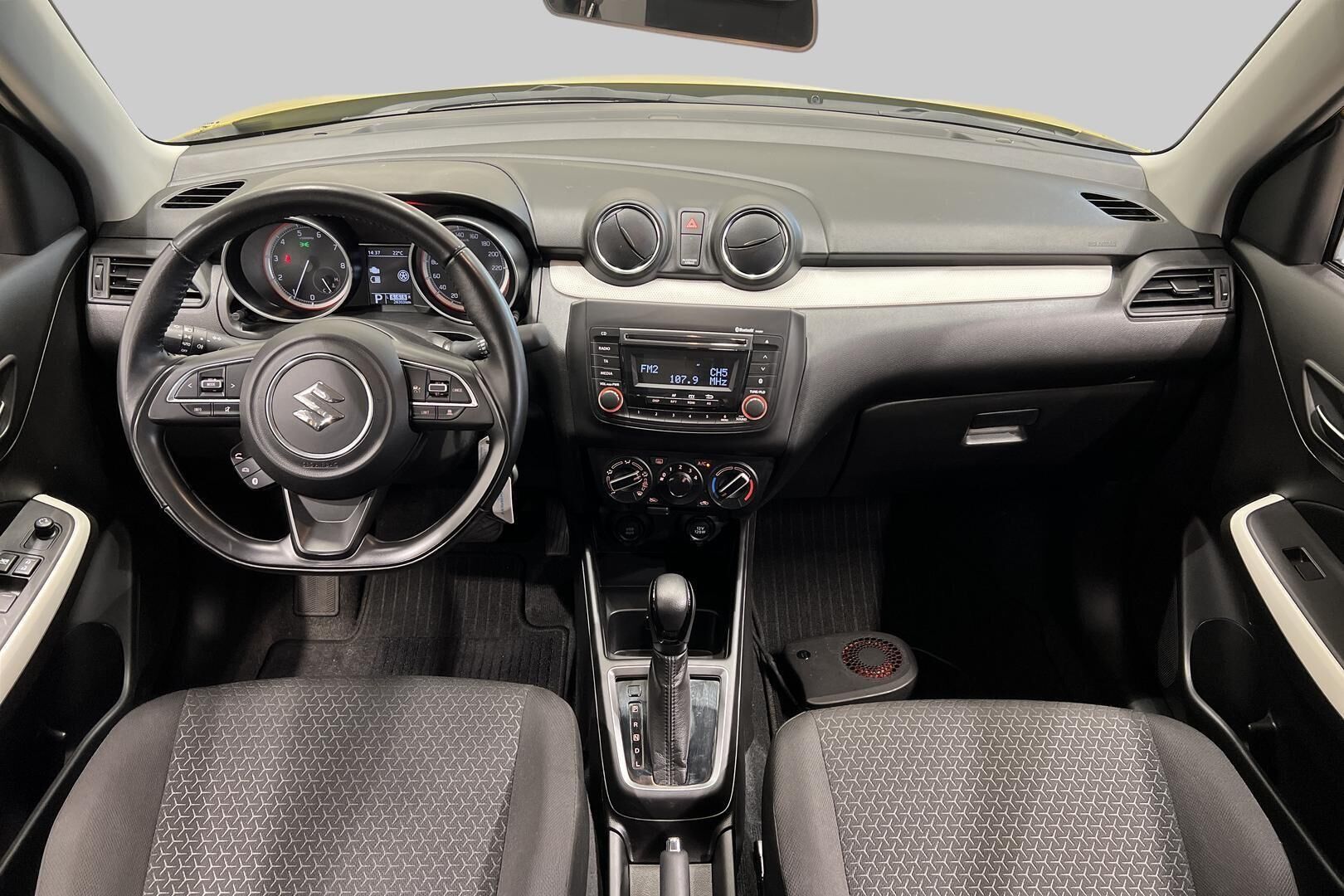 Suzuki Swift iso kuva 9