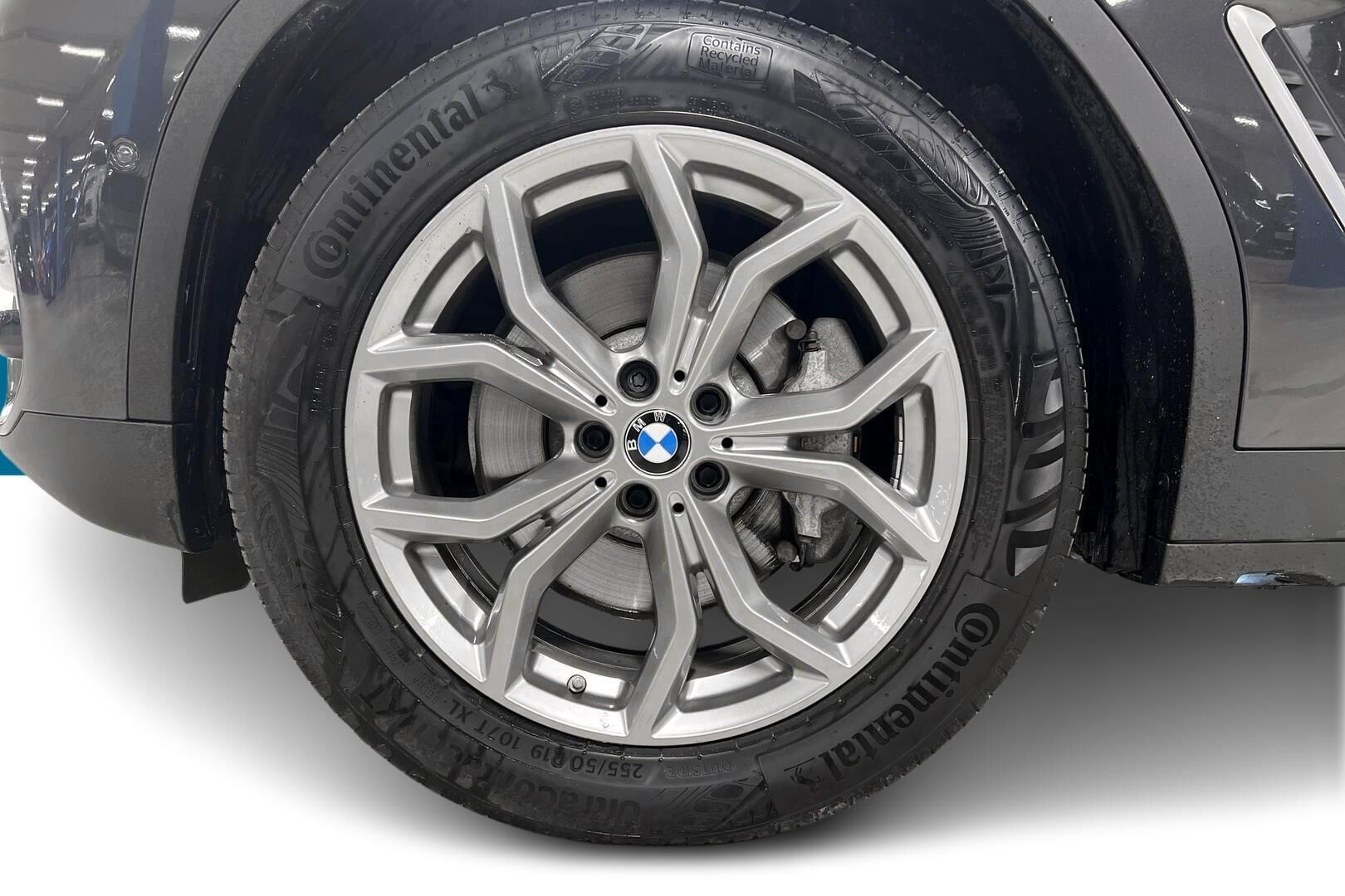 BMW X3 iso kuva 8