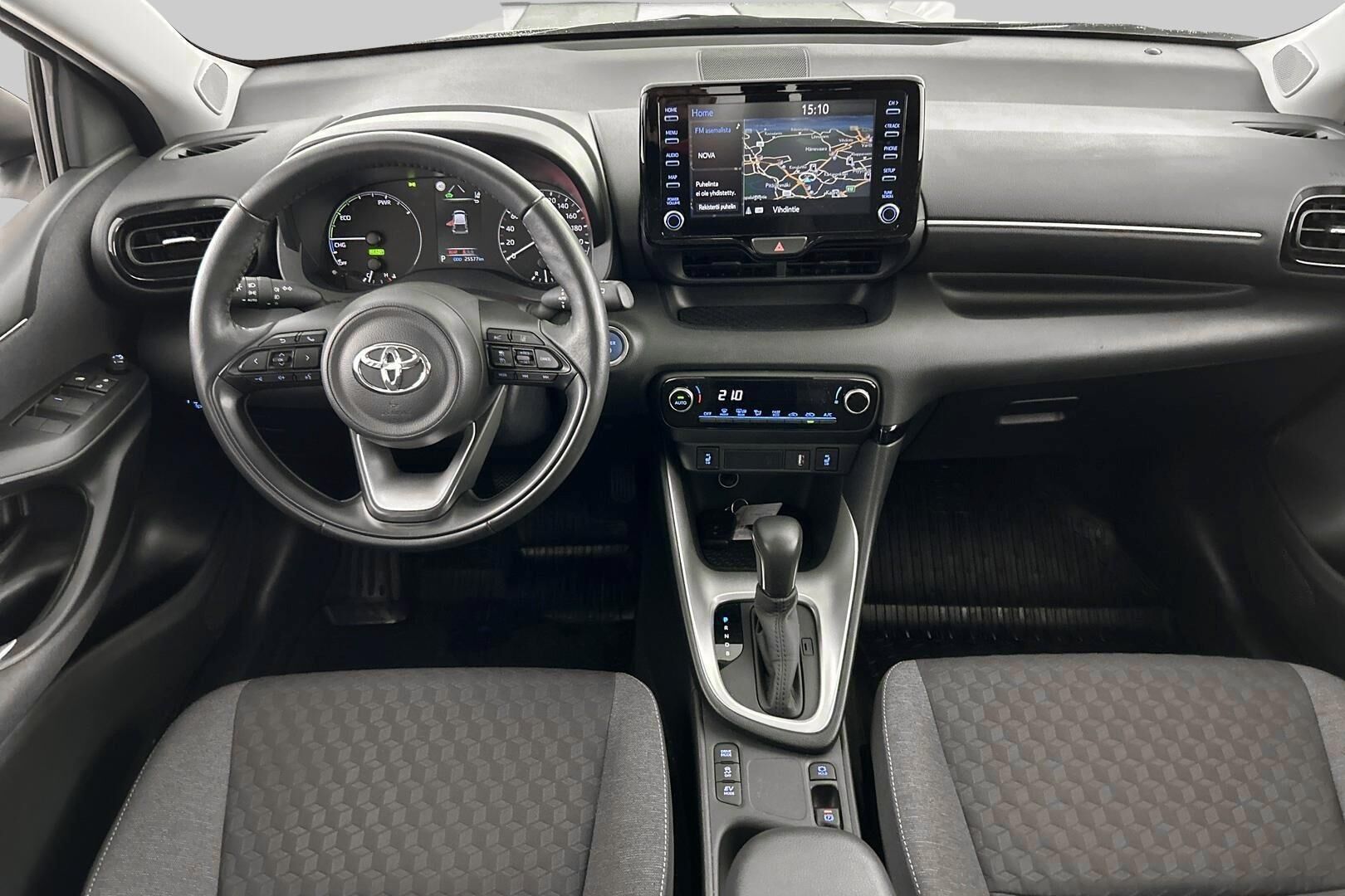 Toyota Yaris iso kuva 10