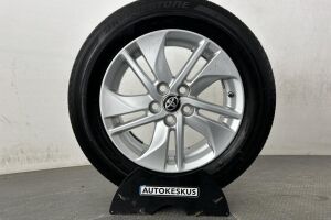 Toyota Yaris esikatselu 13