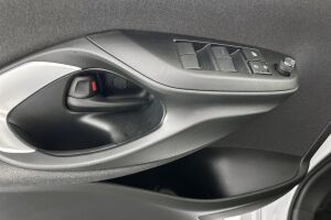 Toyota Yaris esikatselu 27