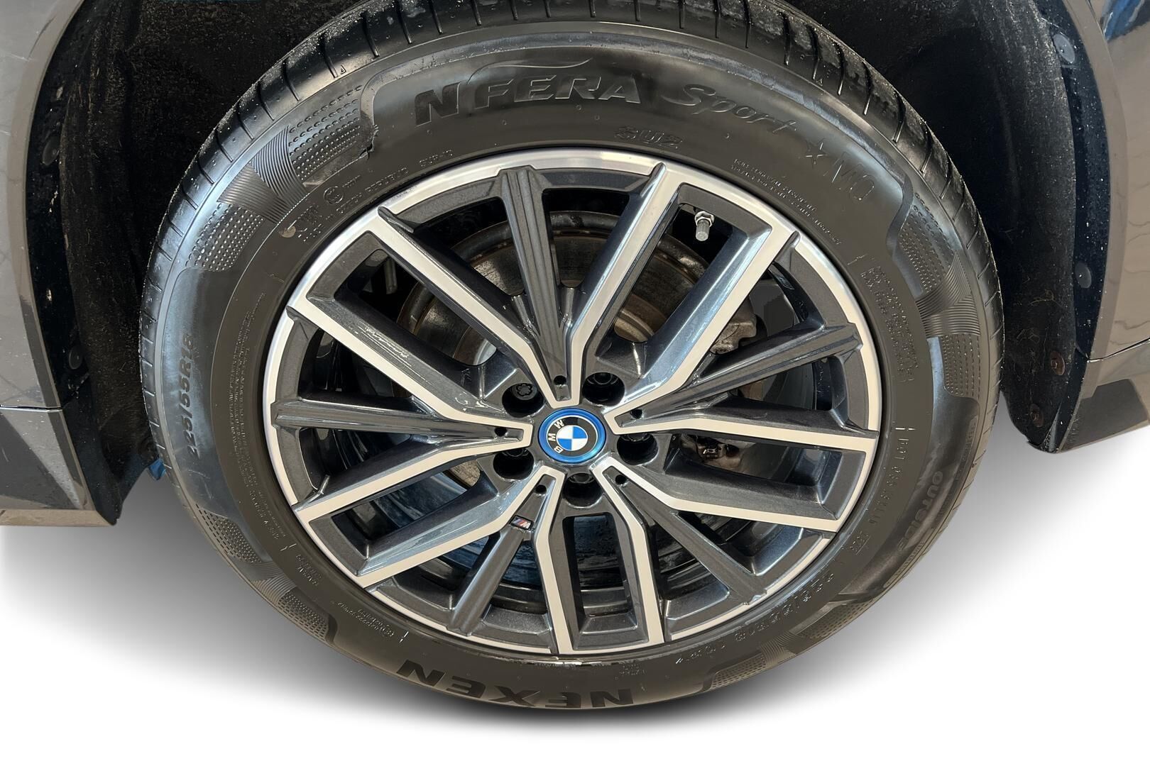 BMW X1 iso kuva 12