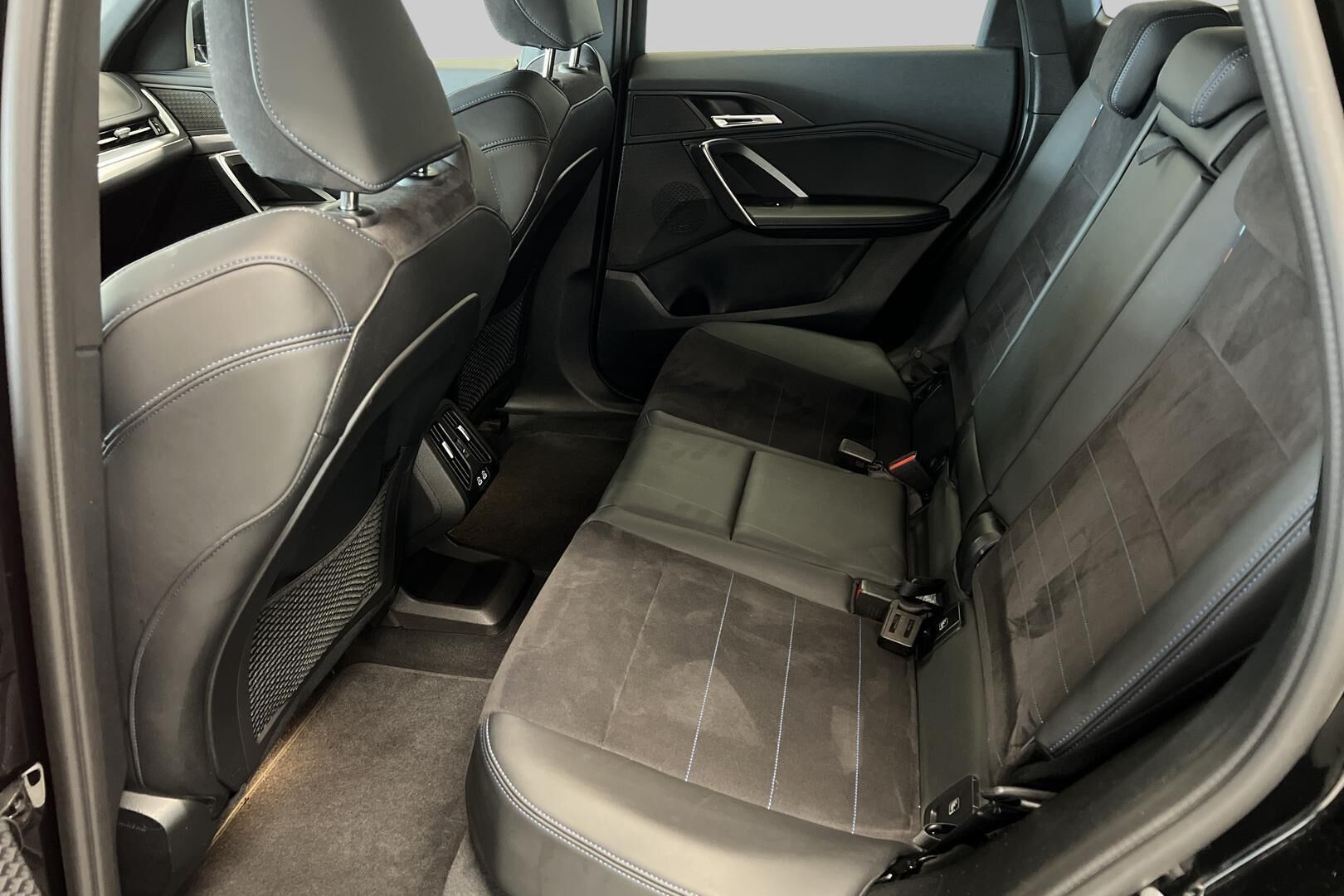 BMW X1 iso kuva 9
