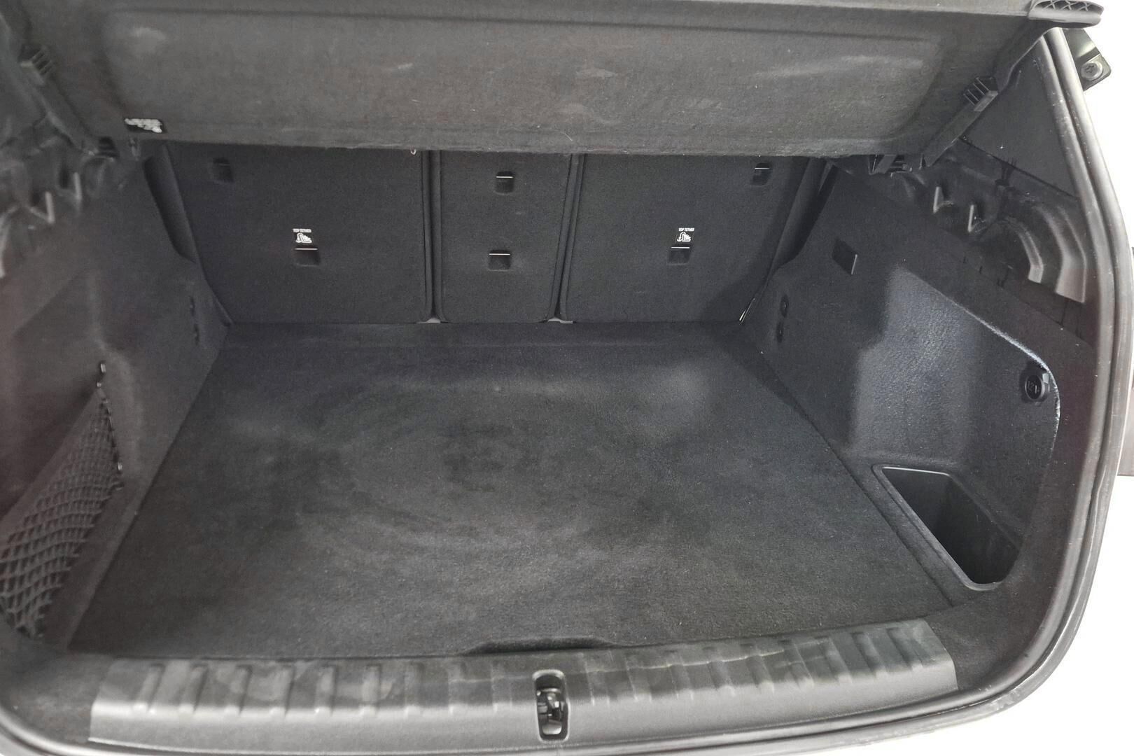 BMW X1 iso kuva 11