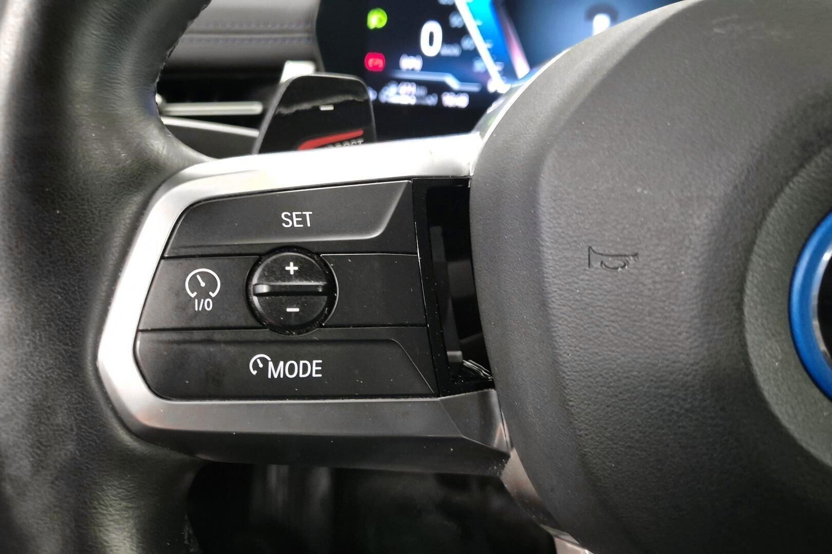 BMW X1 iso kuva 17