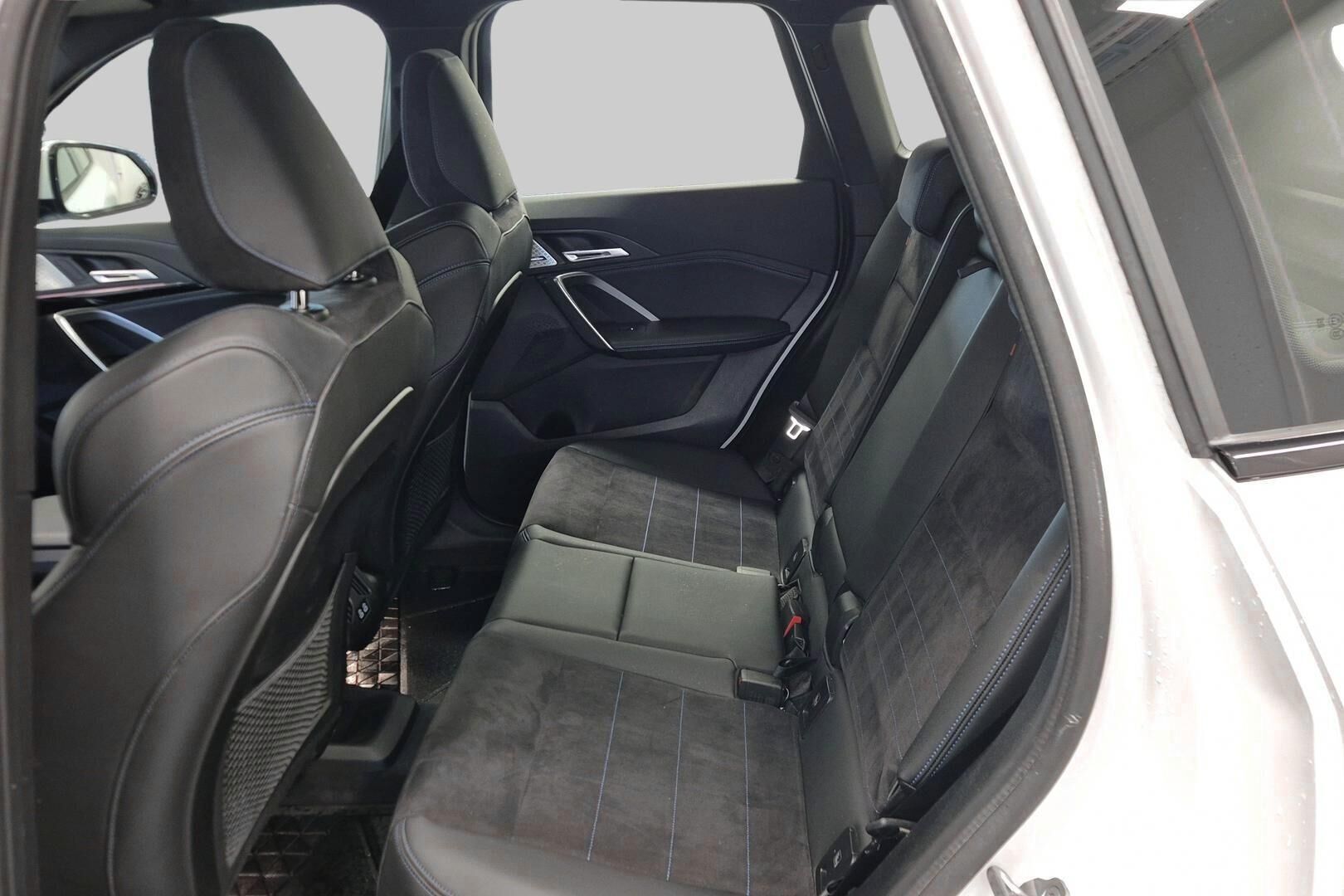 BMW X1 iso kuva 9