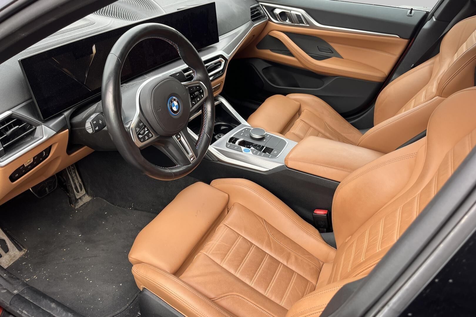BMW i4 iso kuva 1