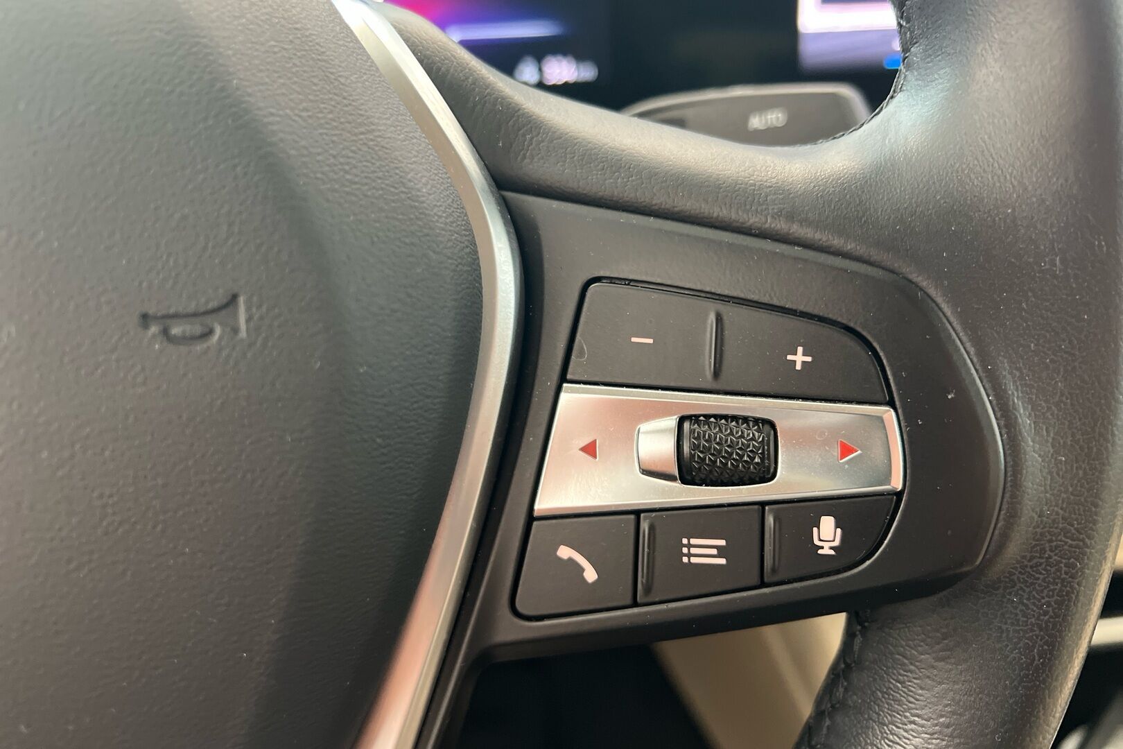 BMW i4 iso kuva 19