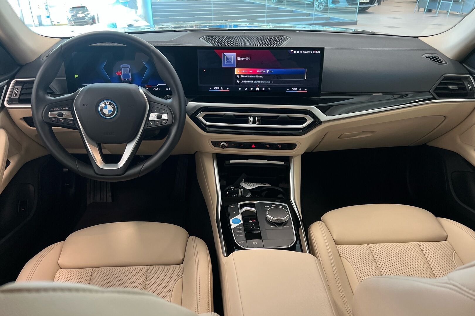 BMW i4 iso kuva 17