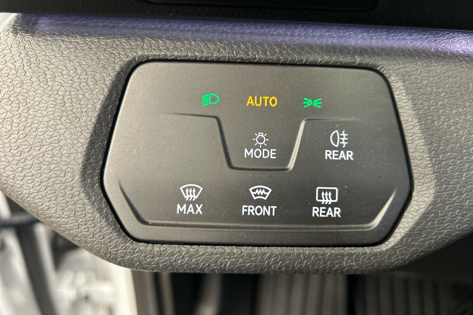 Volkswagen ID.4 iso kuva 12