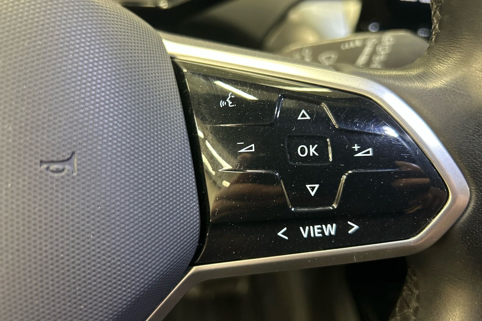 Volkswagen ID.4 iso kuva 14