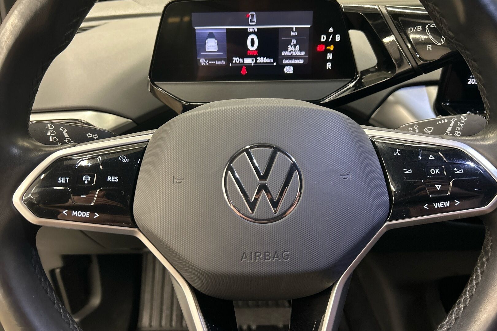 Volkswagen ID.4 iso kuva 16