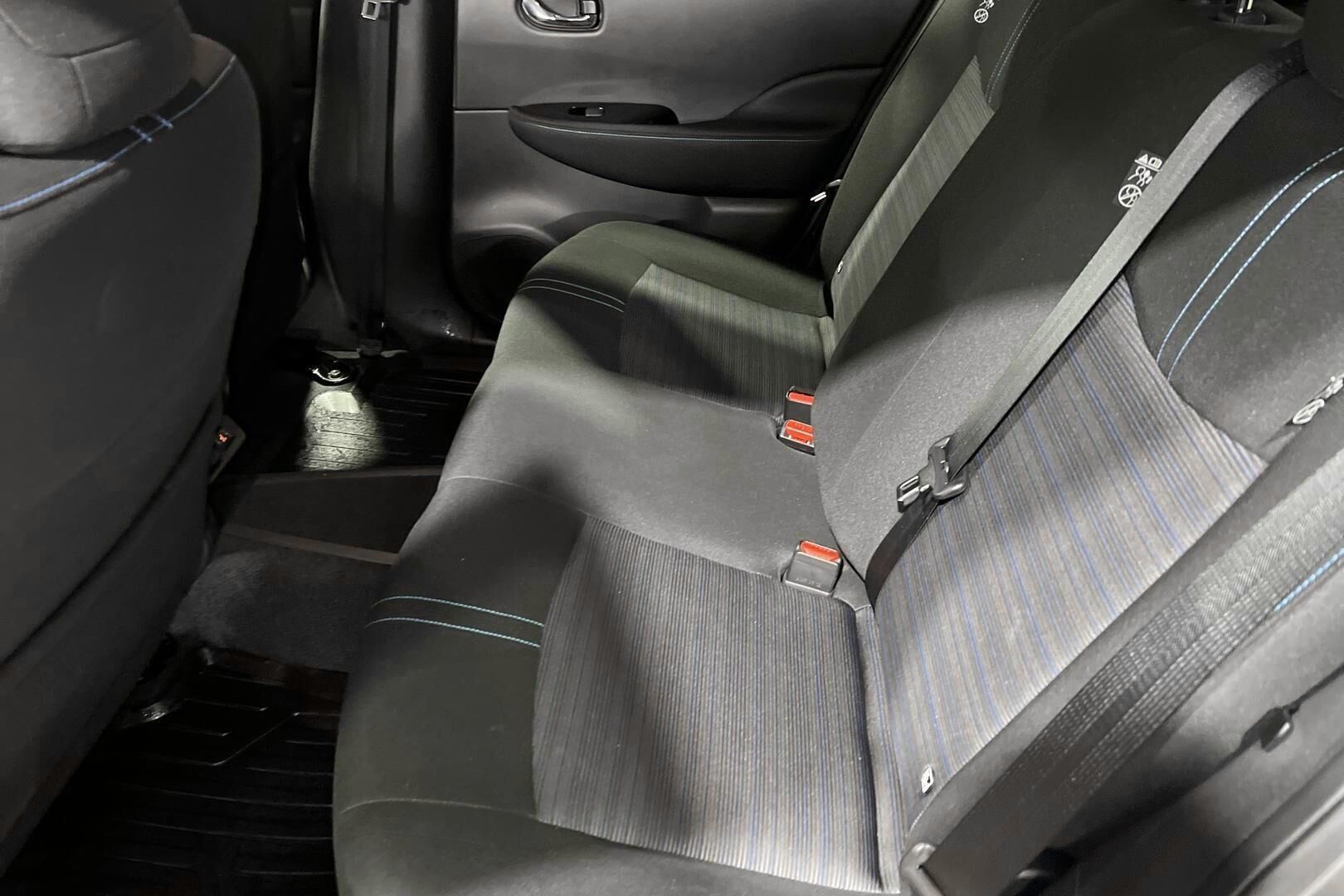 Nissan Leaf iso kuva 10