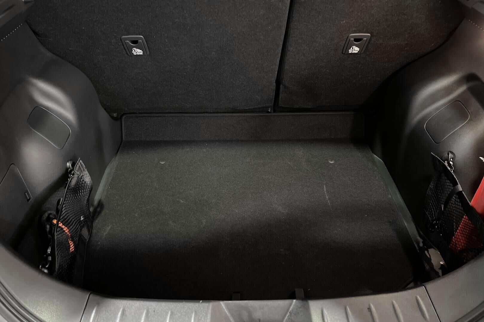 Nissan Leaf iso kuva 12