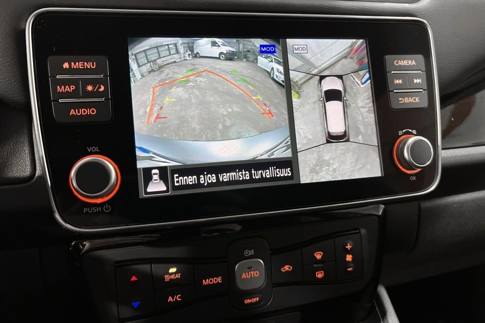 Nissan Leaf iso kuva 19