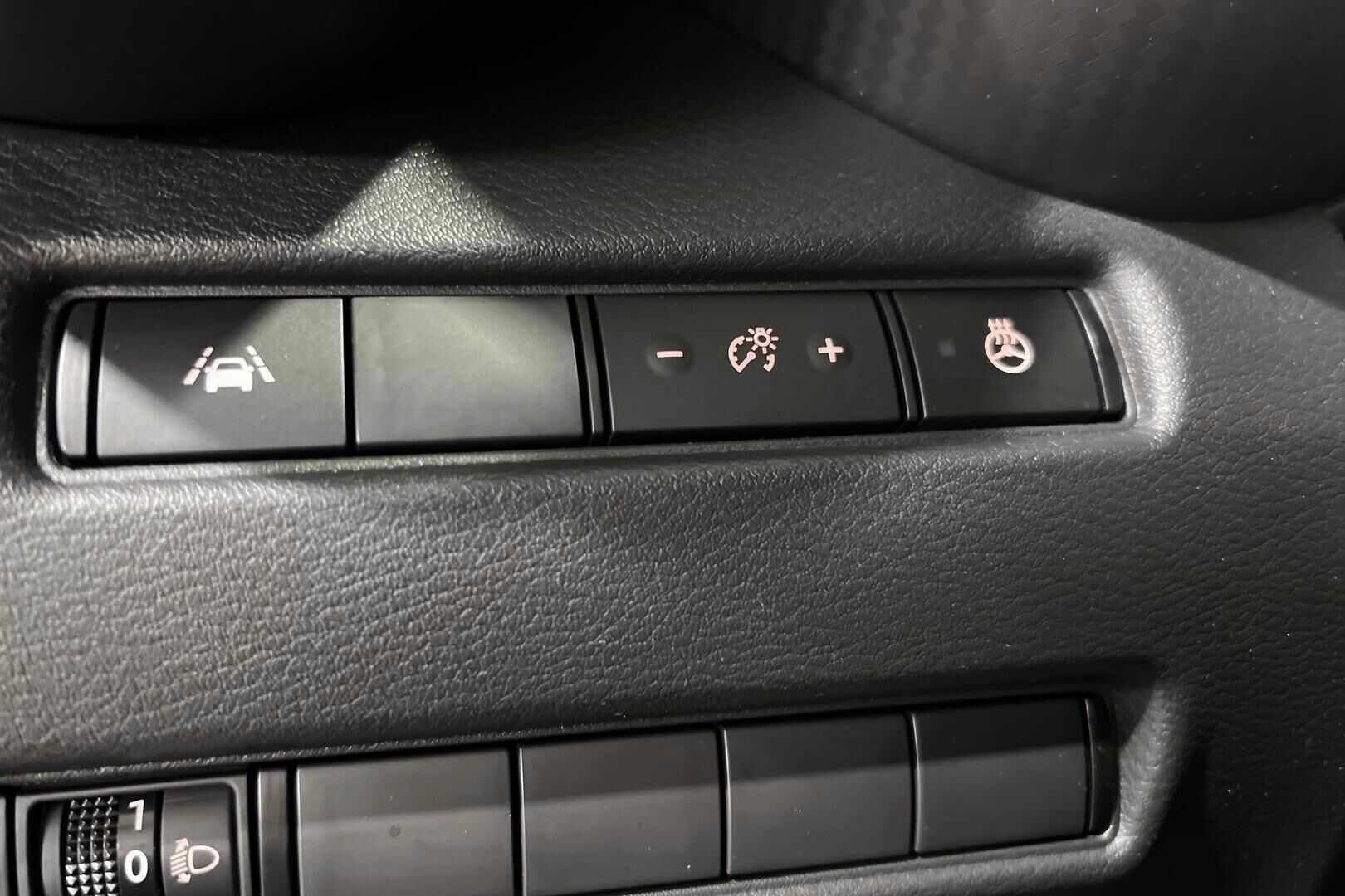 Nissan Juke iso kuva 7