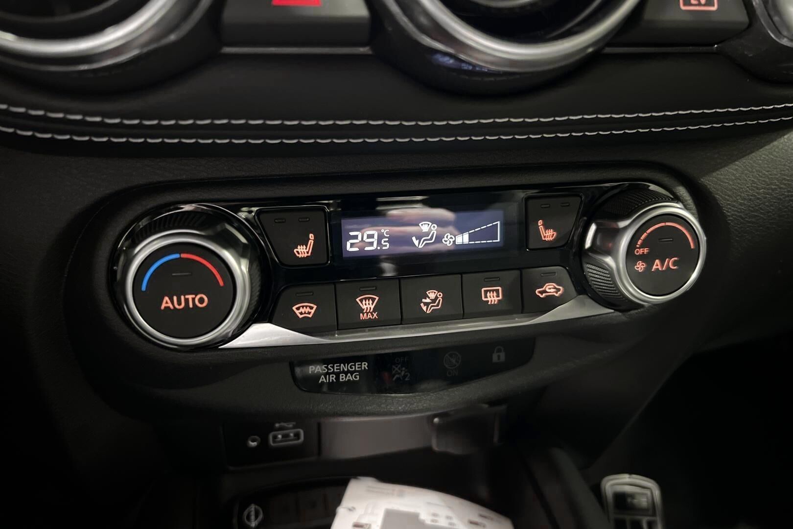 Nissan Juke iso kuva 10